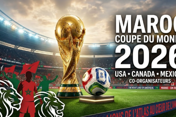 la Coupe du Monde 2026 au Maroc, montrant le trophée FIFA, un ballon et des supporters marocains.